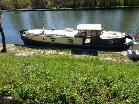 Shared Dutch Barge Decize