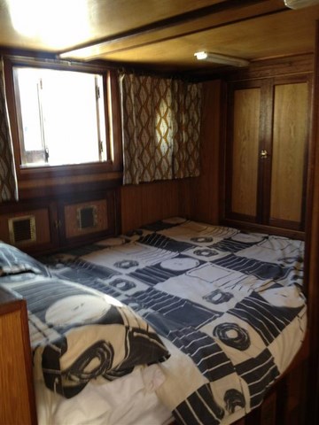 Shared Dutch Barge Derrineel