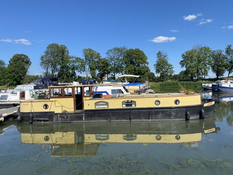 Shared Dutch Barge Derrineel