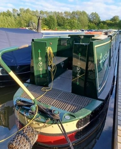 Shared narrow boat Heartsease