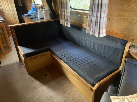 Shared narrow boat Phoenix No.1
