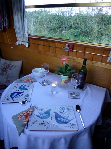 Shared narrow boat Stella