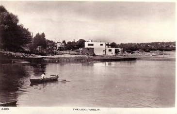 Rowing On Ruislip Lido