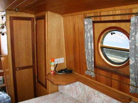 Shared narrow boat Sundowner 10