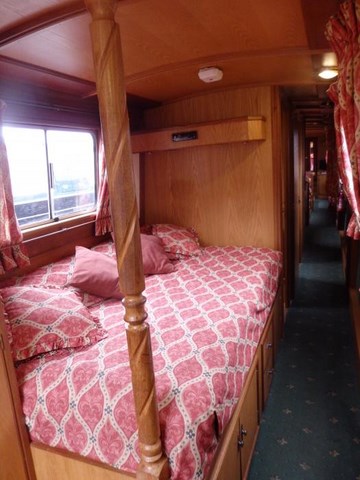 Shared narrow boat Broadsword