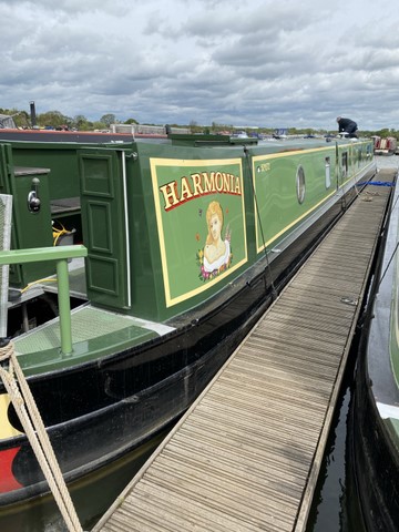 Shared narrow boat Harmonia