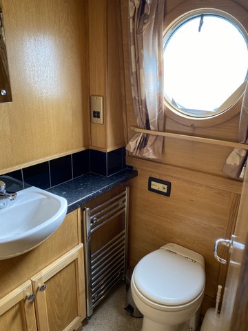 Shared narrow boat Harmonia