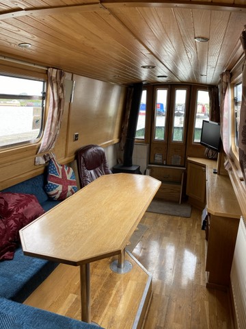 Shared narrow boat Harmonia