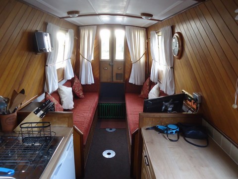 Shared narrow boat Madge