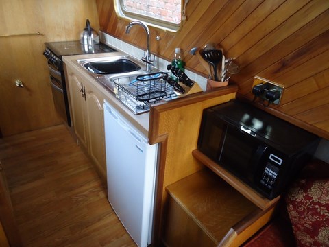 Shared narrow boat Madge