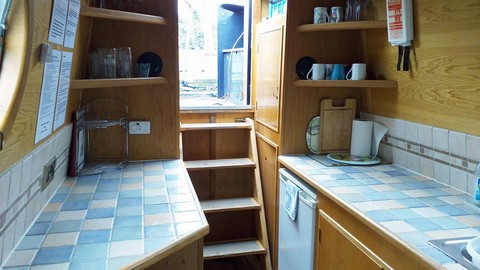 Shared narrow boat Morpheus