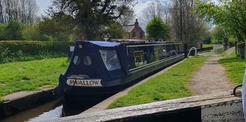 Shared narrow boat Swallow