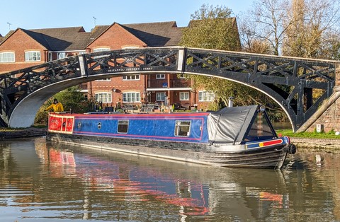 Shared narrow boat Phoenix No.1
