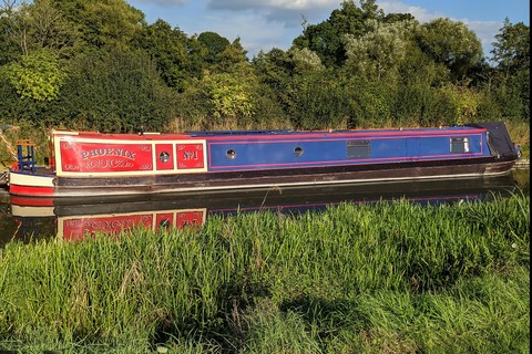 Shared narrow boat Phoenix No.1