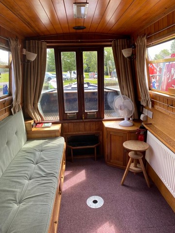 Shared narrow boat Odyssey