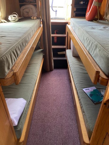 Shared narrow boat Odyssey