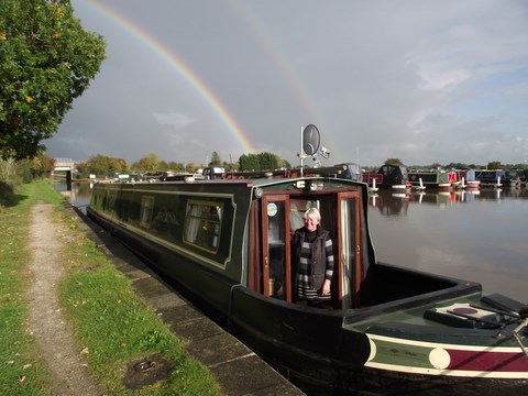 Shared narrow boat Streamline