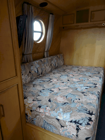 Shared narrow boat Yelvertoft