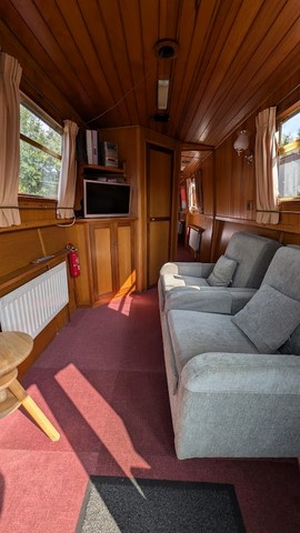 Shared narrow boat Sorceress