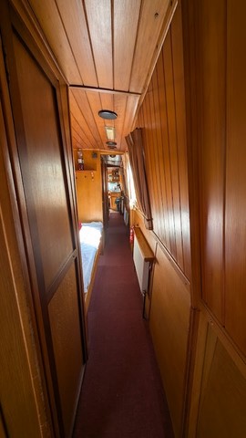 Shared narrow boat Sorceress