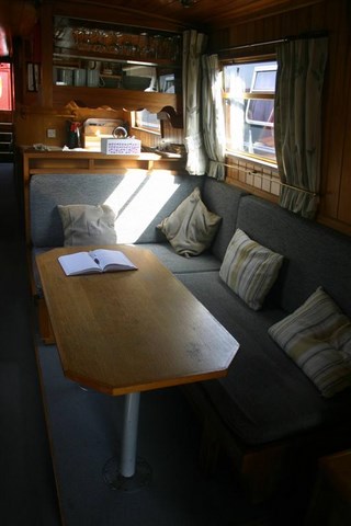 Shared narrow boat Sceptre