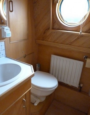 Shared narrow boat Beeston Castle