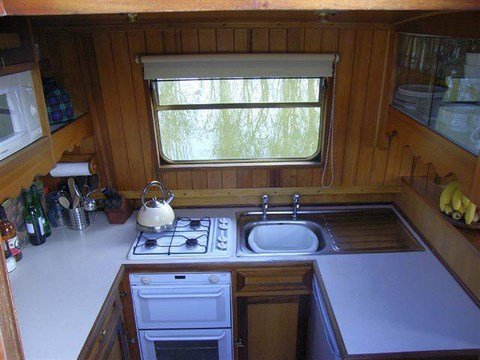 Shared narrow boat Spring Dew