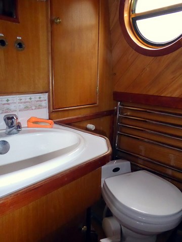 Shared narrow boat Adderbury