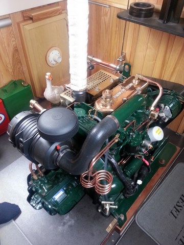 Shared narrow boat Oakmere 6