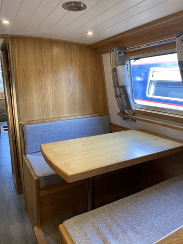 Shared narrow boat Silken Mist