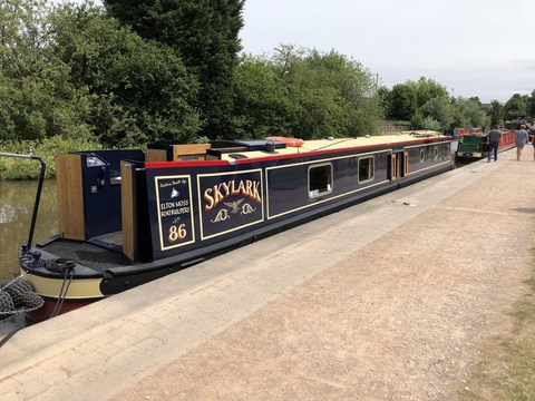 Shared narrow boat Skylark