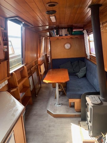 Shared narrow boat