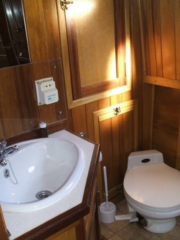 Shared narrow boat Stolen Time
