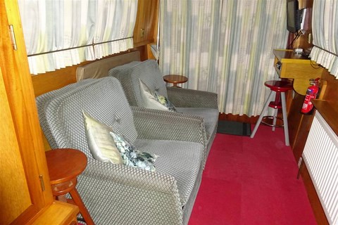 Shared narrow boat Steelaway