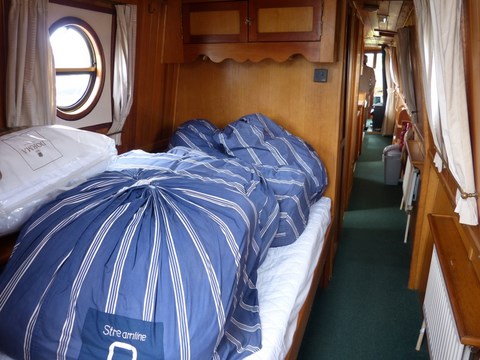 Shared narrow boat Streamline