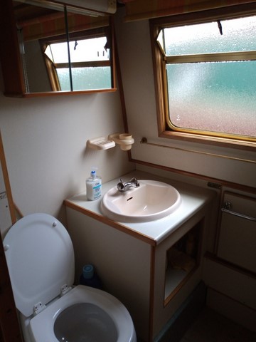 Shared narrow boat Maximus