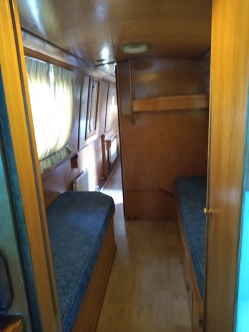 Shared narrow boat Maximus