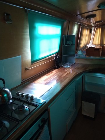 Shared narrow boat Maximus