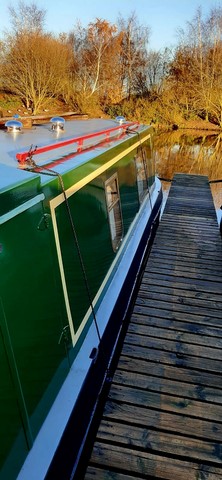 Shared narrow boat Omega