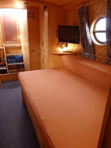 Shared narrow boat Wigston