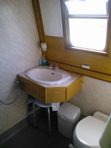 Shared narrow boat Zidon 2