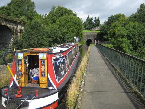 Shared narrow boat Zidon 2
